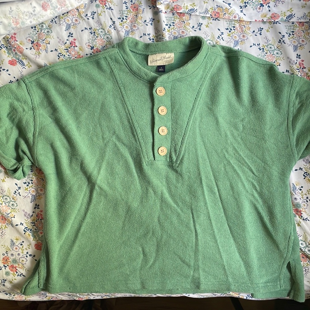 Universal Thread / Green crop top / Small / Brand new
